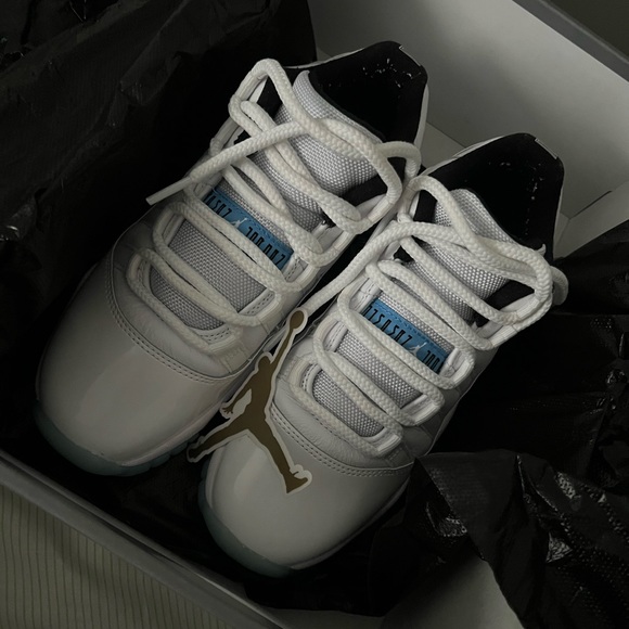 Jordan 11 Legend Blue - Picture 1 of 4